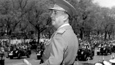 General Franco bei Parade | Bild: picture-alliance/dpa