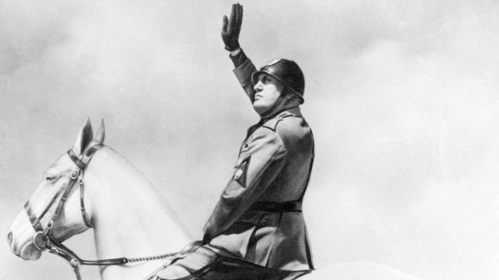 Benito Mussolini zu Pferd | Bild: picture-alliance/dpa