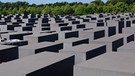 Holocaust-Mahnmal in Berlin | Bild: picture-alliance/dpa