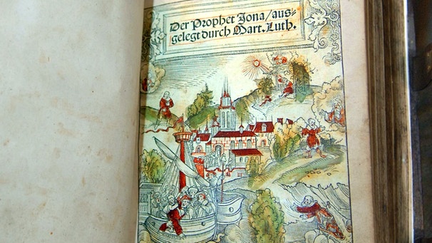 Kleiner Katechismus des Reformators Martin Luther von 1526. Es ist eines der ältesten Bücher der Stadt Wittenberg | Bild: picture-alliance/dpa
