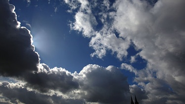 Dunkle Wolken | Bild: picture-alliance/dpa