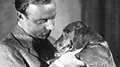 Heinz Rühmann mit seinem Dackel; Schwarz-Weiß-Aufnahme aus dem Jahr 1933 | Bild: Scherl/Süddeutsche Zeitung Photo