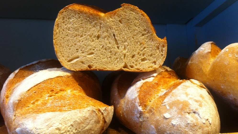 Münchner Brot von feinen Bäckereien - hier aus der Bäckerei Knapp und Wenig Hofbräuhaus-Kunstmühle  | Bild: Hannelore Fisgus/BR