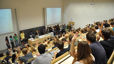 Studierende in einem Hörsaal der Hochschule Triesdorf | Bild: Hochschule Weihenstephan-Triesdorf