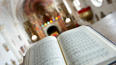 Singen in der Kirche | Bild: picture-alliance/dpa