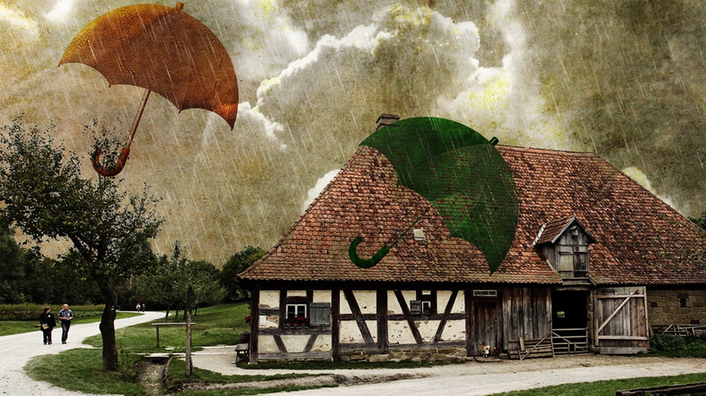 Illustration: Alter Bauernhof mit dramatischen Gewitterwolken und zwei Regenschirmen | Bild: colourbox.com; picture-alliance/dpa; Montage: BR