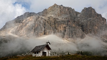 Gipfel im Nebel | Bild: colourbox.com