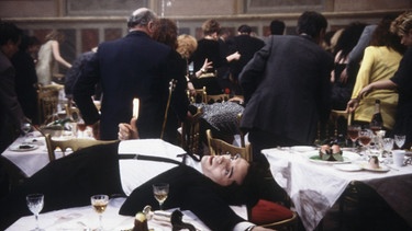 Szene aus "Eat The Rich" im Jahr 1987 | Bild: picture alliance / Everett Collection | ©New Line Cinema/Courtesy Everett Collection