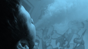 Ein Mann raucht E-Zigarrette | Bild: BR