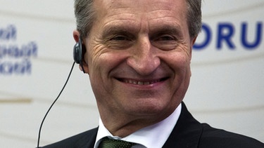 EU-Digitalkommissar Günther Oettinger | Bild: picture-alliance/dpa/Igor Russak