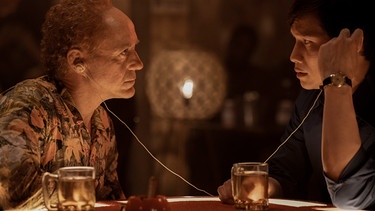 Robert Downey Jr. und Hoa Xuande in "The Sympathizer" | Bild: Hopper Stone/HBO