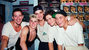 Die britische Boyband Take That Anfang der 90er | Bild: picture-alliance/dpa