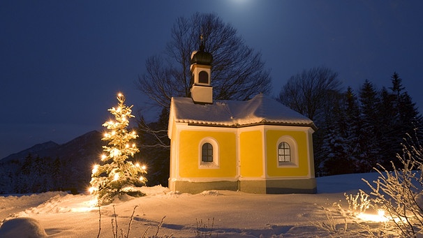Kapelle im Schnee | Bild: picture-alliance/dpa