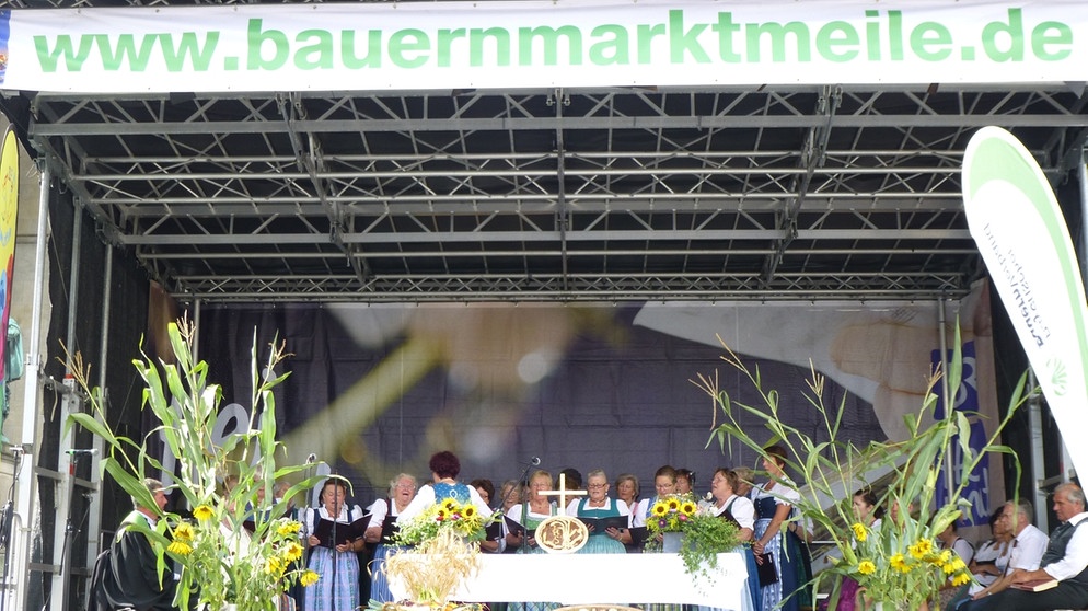 Bauernmarktmeile: Ökumenische Andacht mit dem Landfrauenchor Weilheim-Schongau  | Bild: BR/Gerda Schlickenrieder