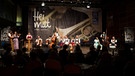 Treffpunkt Volksmusik: Alle Musiker auf der Bühne | Bild: BR/Natasha Heuse