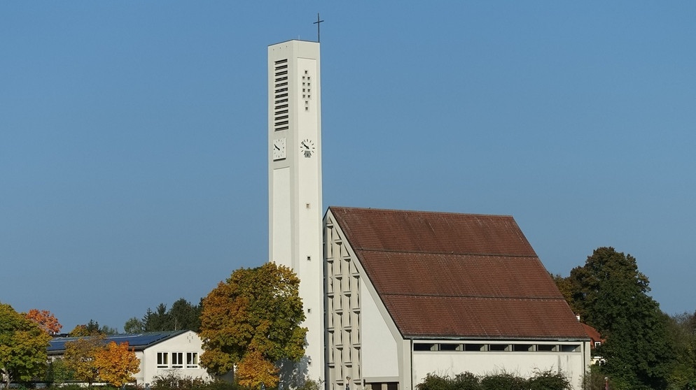 Kath. Pfarrkirche St. Bartolomäus in Deisenhofen in Oberbayern | Bild: Karl-Heinz Härdtl