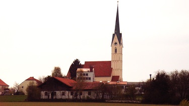 Katholische Pfarrkirche Mariä Himmelfahrt in Lohkirchen | Bild: Michael Mannhardt