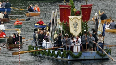 Fronleichnams-Prozession am Staffelsee  | Bild: picture-alliance/dpa