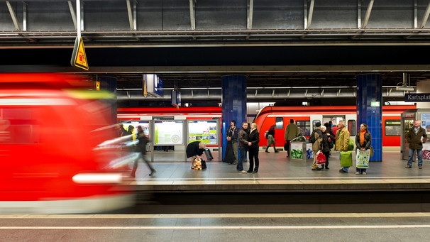 S-Bahn-Zug in München | Bild: picture-alliance/dpa