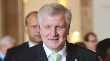 Bayerns Ministerpräsident Seehofer im bayersichen Landtag | Bild: picture-alliance/dpa