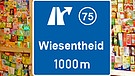 Illustration: Symbolische Darstellung des Autobahnausfahrts-Schildes Wiesentheid, Museum Abtswind | Bild: BR, Montage: BR
