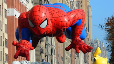 Spiderman bei der Thanksgiving Parade | Bild: picture-alliance/dpa