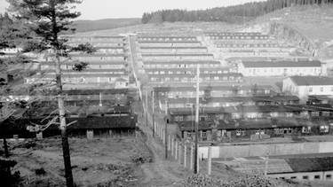 KZ Flossenbürg: Häftlingsbaracken nach der Befreiung | Bild: National Archives, Washington DC (NARA)