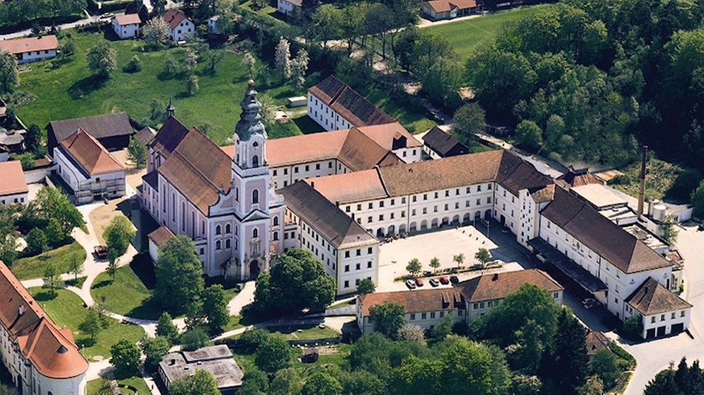 Die Klosteranlage Aldersbach  | Bild: Archiv Brauerei Aldersbach