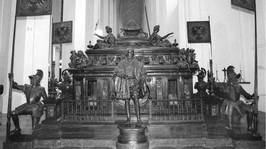 Ludwig der Bayer - Grabmal im Münchner Dom | Bild: picture-alliance/dpa