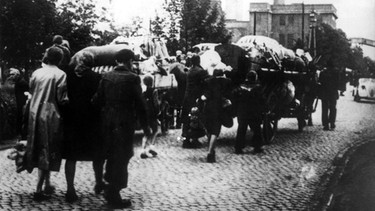 1938: Nationalsozialisten vertreiben Tschechen aus der Grenzregion | Bild: picture-alliance/dpa