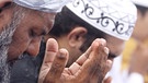 Muslime beim Gebet | Bild: picture-alliance/dpa