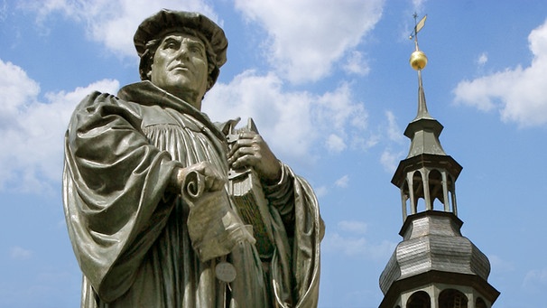 Denkmal des Reformators Martin Luther in Eisleben | Bild: picture-alliance/dpa