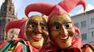 Kostümierte Narren feiern am Rosenmontag | Bild: picture-alliance/dpa