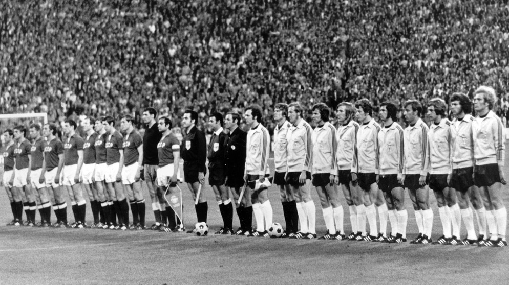 Eröffnungsspiel Münchner Olympiastadion 1972: Deutschland - UdSSR | Bild: picture-alliance/dpa