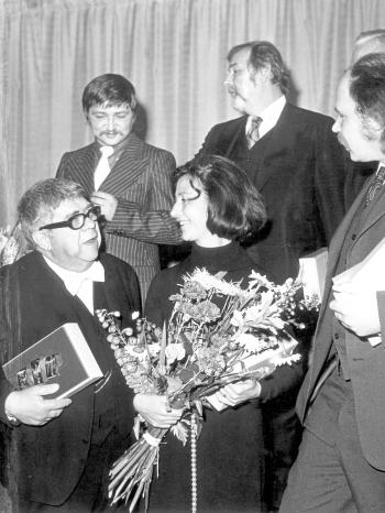 Deutscher Filmpreis 1972: Hugo Lindinger, Rainer Werner Fassbinder, Rosemarie Fendel, Bernhard Wicki, Johannes Schaaf (v.l.n.r.) | Bild: picture-alliance/dpa