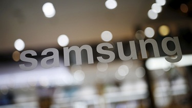 Der Schriftzug von Samsung am Hauptsitz in Seoul | Bild: Reuters (RNSP)