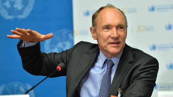 Tim Berners Lee bei einer Pressekonferenz im UNO-Hauptquartier in Genf im Dezember 2013 (Archivbild) | Bild: picture-alliance/dpa