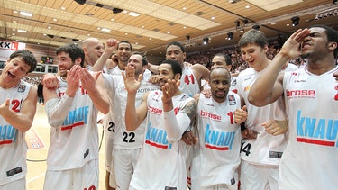 Jubel bei den Würzburg-Baskets | Bild: picture-alliance/dpa