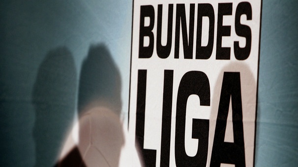Schatten neben dem Bundesliga-Logo | Bild: picture-alliance/dpa