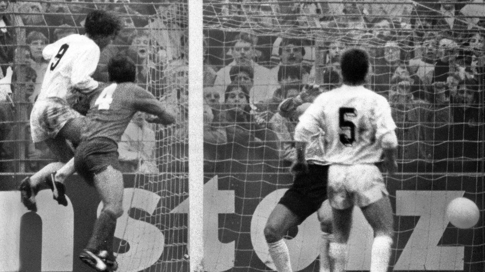 1987/88: Viktoria Aschaffenburg - 1. FC Köln 1:0 | Bild: imago/WEREK