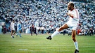 Der begeisterte Fußballspieler Günther Koch im Olympiastadion, 1980er Jahre | Bild: Herbert Liedel