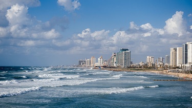 Strand von Tel Aviv | Bild: BR/Philipp Kimmelzwinger