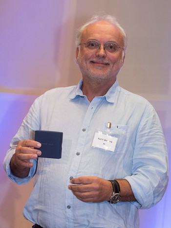 Karl Broderix, Leiter, des BR-Reporterteams mit dem Tagesthemen-Award für das NSU-Reporterteam | Bild: BR/Anja Miller