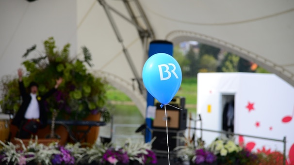 BR-Bühne auf der Gartenschau in Bayreuth 2016 | Bild: BR