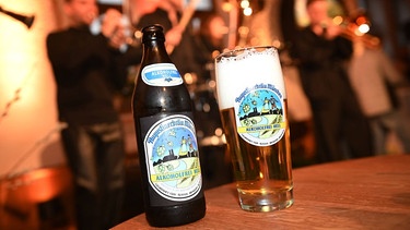 Eine Flasche alkoholfreies Augustiner-Bier | Bild: picture alliance / SZ Photo | Stephan Rumpf