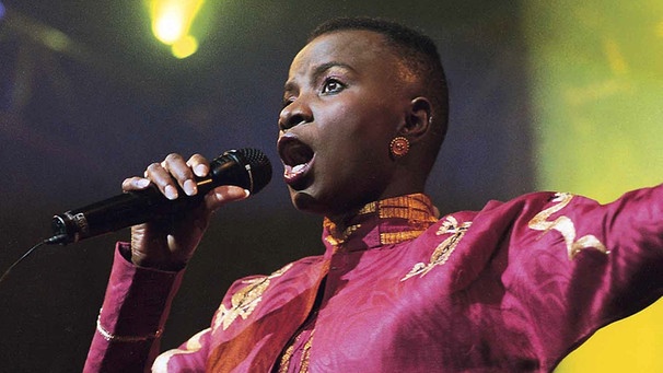 Sängerin Angelique Kidjo auf dem 8. Africa Festival 1996 | Bild: Bugs Steffen