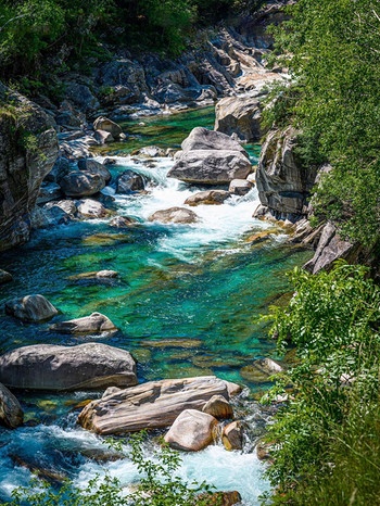 River in the valley Verzasca. Unbelievable colours. Enjoy😉.
-
-
-
-
#rivergram #verzasca #ticino #beautifuldestinations #colorful #travelgram | Bild: kai.janotta (via Instagram)