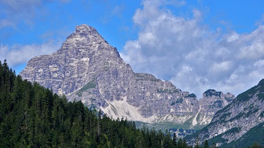 Gipfelaufbau des Hochvogel in den Allgäuer Alpen | Bild: picture-alliance/dpa