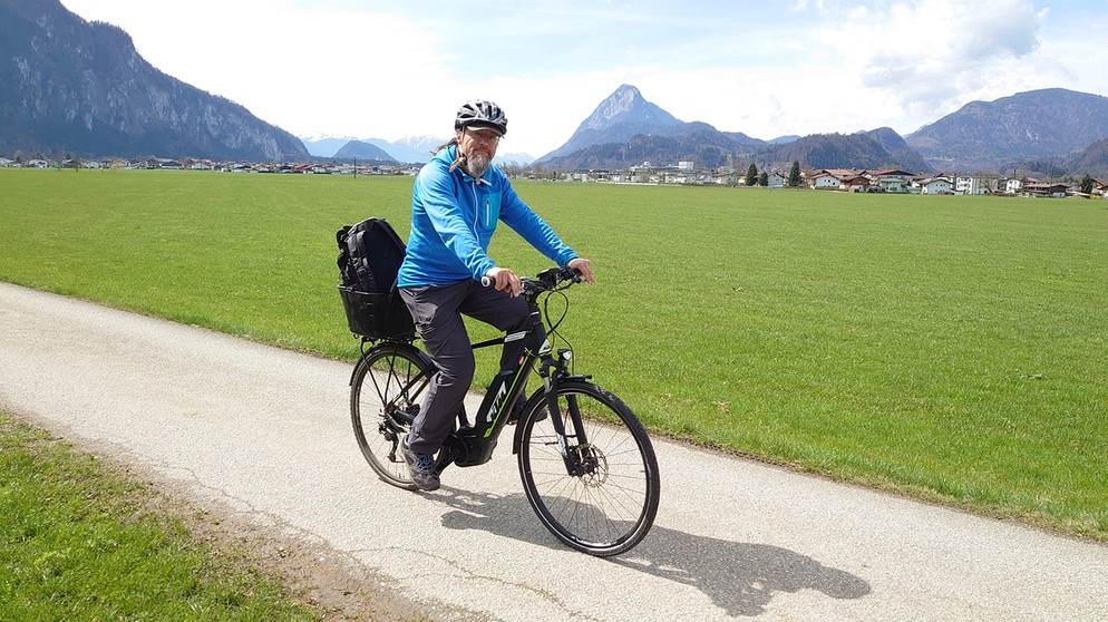 Auf der Kaiserweis-Radtour durch Niederndorf und Ebbs | Bild: BR; Ulrike Nikola