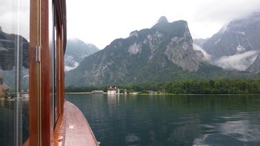 Mooslahnerkopf: Die Bayerische Seenschifffahrt kennt nur dem Bedarfshalt „Kessel“ | Bild: BR/Andreas Pehl